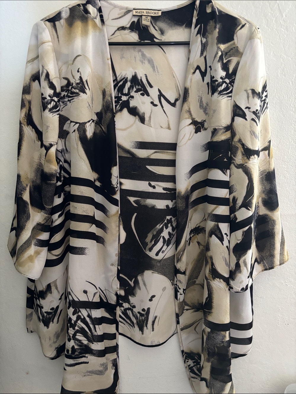 Maya Brooke Black & Cream Floral Open Kimono